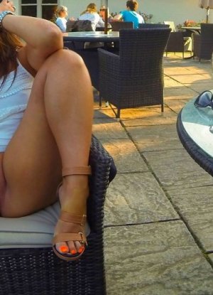 Милые пиздёнки под летнюю юбку картинка 31