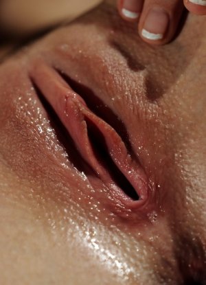 Влажные девки с влажной пиздой. Влажная Пизда картинка 51